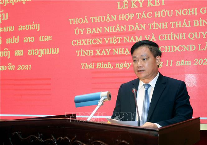 太平省人民委员会主席阮克慎在签字仪式上发言。图自越通社 太平省与老挝沙耶武里省签署友好合作协议 ảnh 1
