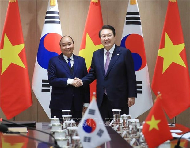 越南国家主席阮春福与韩国总统尹锡悦合影。图自越通社 越南国家主席阮春福与韩国总统尹锡悦举行会谈 ảnh 1