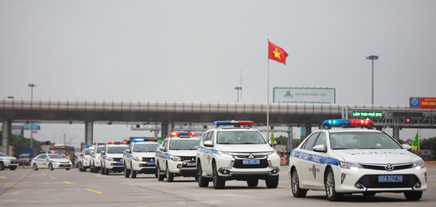 越南全国交警将加强巡逻管控确保4·30南方解放日和5·1劳动节假期交通安全。图自越通社 越南全国交警加强巡逻管控确保4·30南方解放日和5·1劳动节假期交通安全通畅 ảnh 1