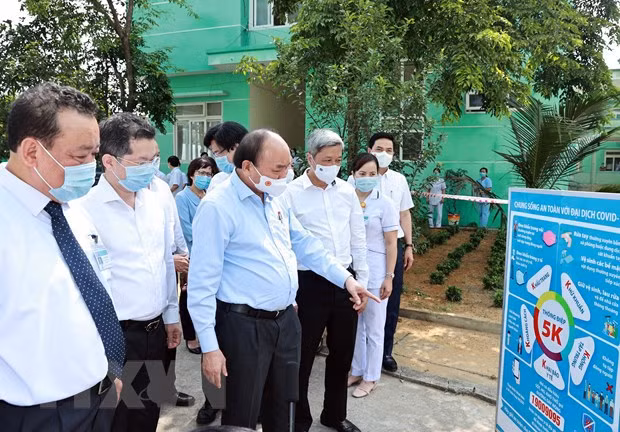 国家主席阮春福视察岘港市新冠肺炎疫情防控工作 ảnh 1