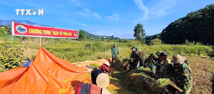 “走进村寨日”活动。图自越通社