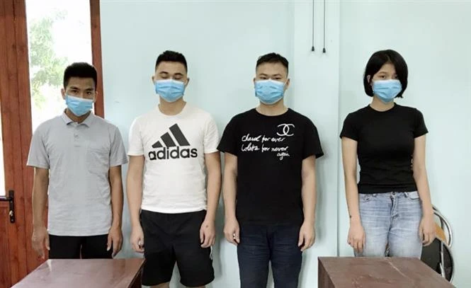 从越南广宁省乘小木筏非法出境 4人被拘留