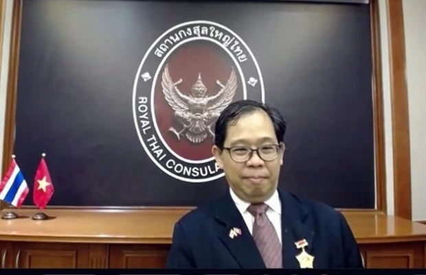 泰国驻胡志明市总领事荣获“致力于各民族和平友谊” 纪念章