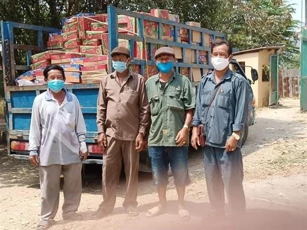 为受疫情影响的柬埔寨越南人提供粮食援助