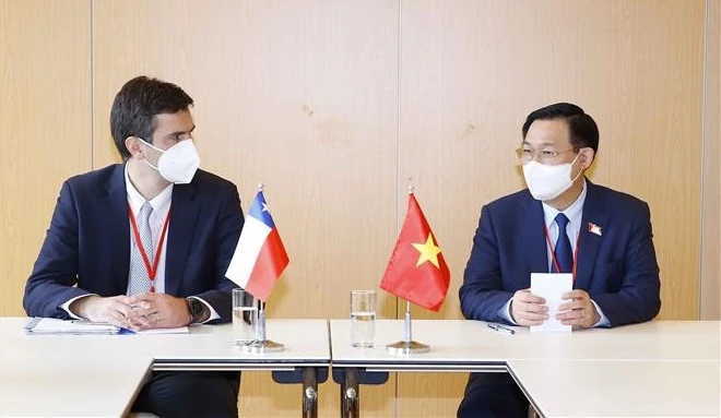 越南国会主席王廷惠在第五次世界议长大会期间的活动报道集