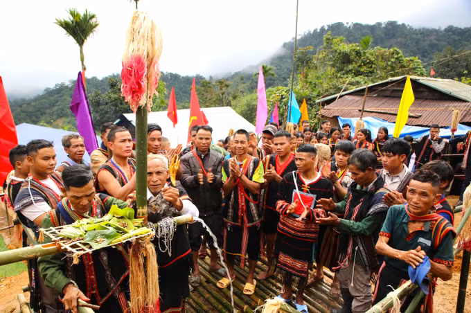 Ảnh máng nước 1.JPG