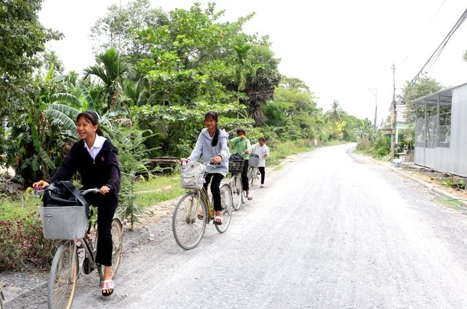 永隆省三平乡少数民族寄宿制学校建设得较为宽敞，满足当地高棉族学生的学习需求。图自越通社