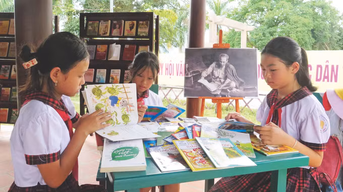 7-van hoa cac dan toc mien nui thua thien hue-tuong vi.jpg