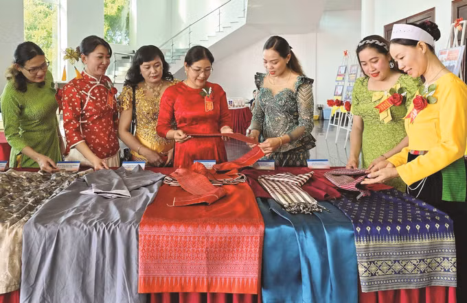 4-van hoa Khmer-Ca Mau-kim ha.jpg