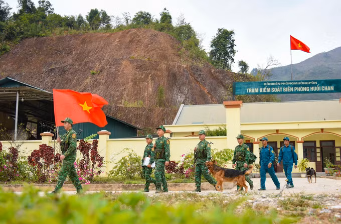 1-boi doi bien phong tinh Dien Bien-xuan tu.jpg