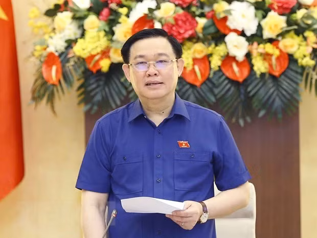 国会主席王廷惠: 胡志明市需继续率先实施培训和科研创新