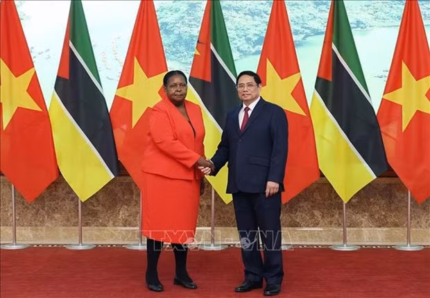 越南政府总理范明政会见莫桑比克议会议长