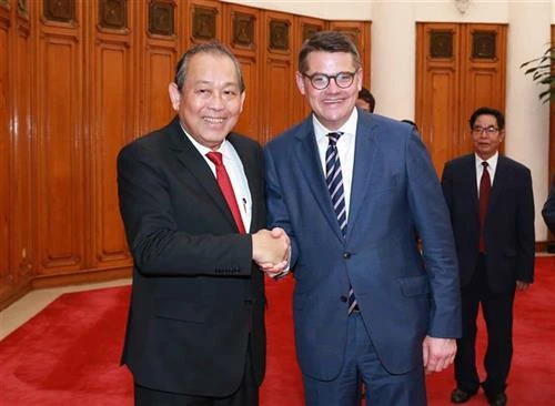 越南政府副总理张和平会见德国黑森州议会议长