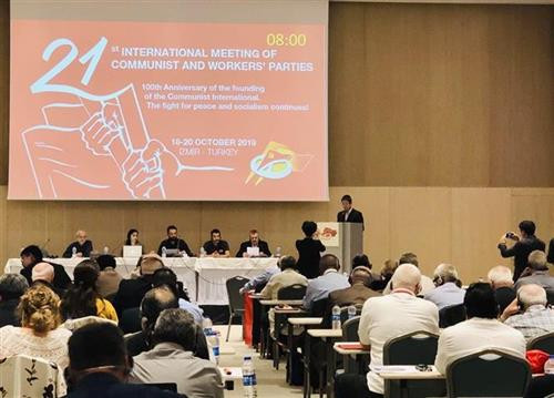 越南共产党代表团出席第21次共产党和工人党国际会议