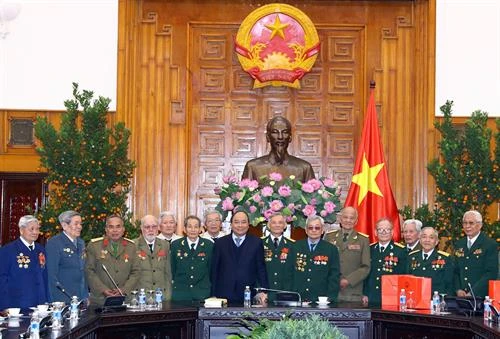 阮春福：海防市奠边府战士们依然保持坚强的意志力 为子孙后代做好榜样