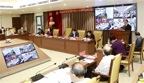 河内市委通过展开城市铁路项目和智慧城市项目的主张