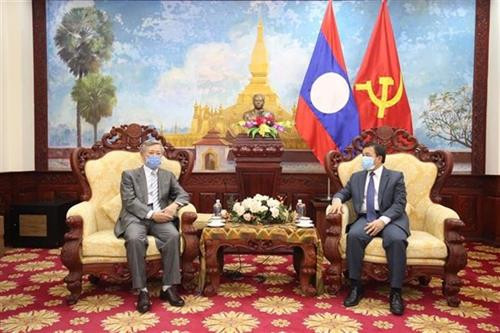 越南向老挝人民赠予新冠肺炎的防疫物资