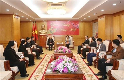 中央民运部部长张氏梅会见兴化教区代表团