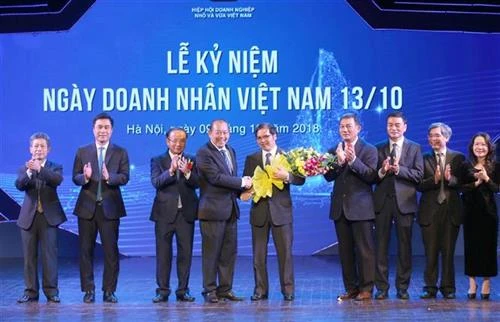 中小型企业承诺与企业并肩同行