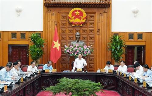 阮春福总理主持召开政府常务会议 敦促重点交通项目进度