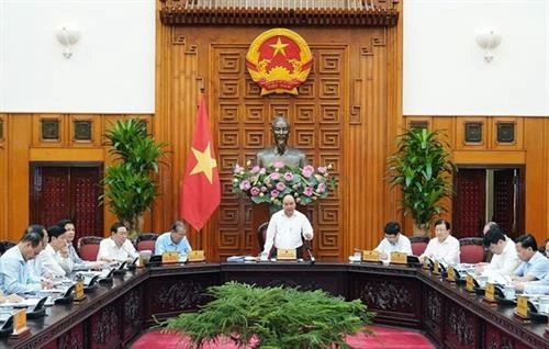 阮春福总理主持召开政府常务会议 敦促重点交通项目进度