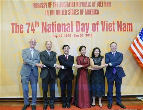 美国继续支持越南维护独立和东海上的主权