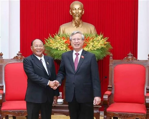 陈国旺同志会见柬埔寨国会高级代表团