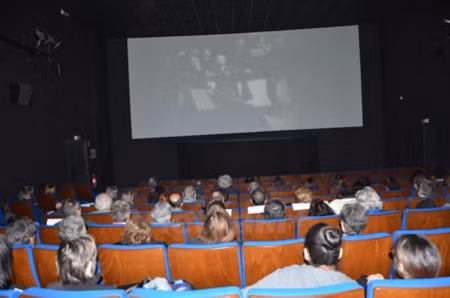 两部越南战争题材资料片首次亮相法国