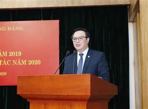 主动促进党的对外工作