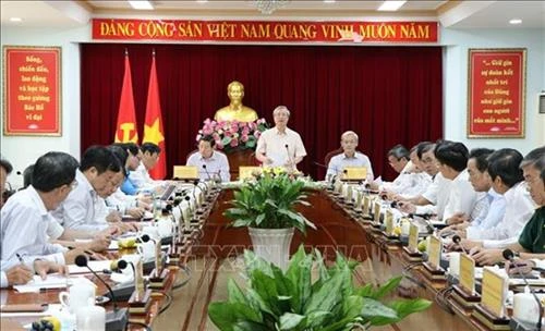 陈国旺要求同奈省加强干部工作坚持民主集中制原则