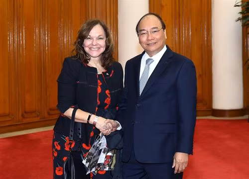 政府总理阮春福会见美国律师协会代表团