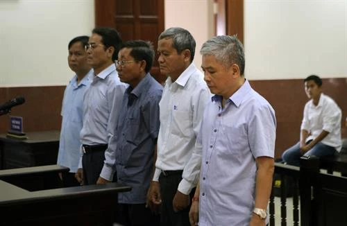 越南国家银行前副行长涉嫌失职失责造成严重后果被判有期徒刑三年缓刑5年