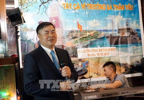旅德越南人传播对黄沙和长沙两个群岛的感情