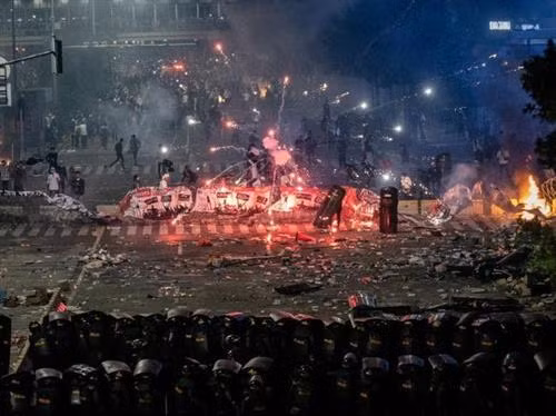 印尼公布大选结果引发骚乱 严重影响到经营活动 