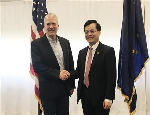 进一步加强越南与美国阿拉斯加州之间的合作