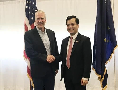 进一步加强越南与美国阿拉斯加州之间的合作