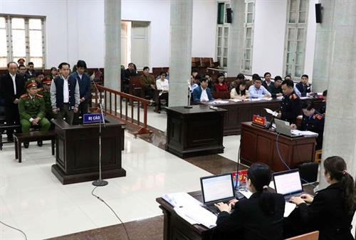 人民检察院建议审判委员会判处潘文英武有期徒刑14年至15年