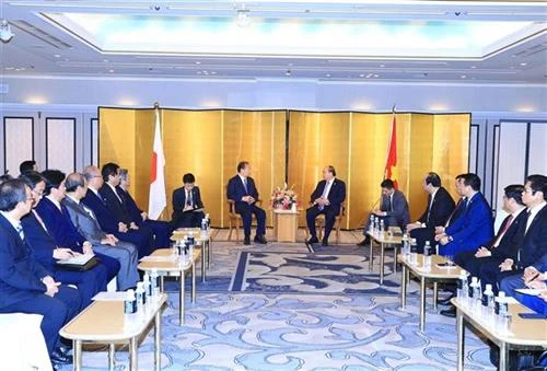 越南政府总理阮春福会见日越友好议员联盟主席