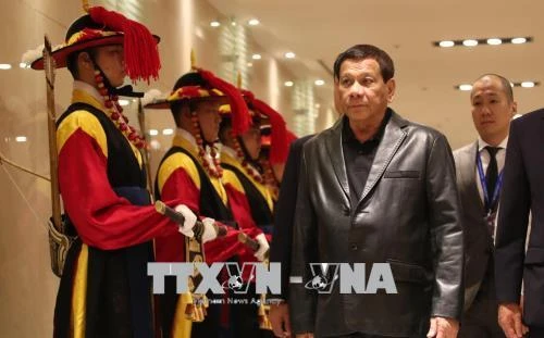 菲律宾总统访韩 促进两国防务安全关系