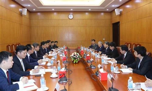 越共中央经济部同中国国务院发展研究中心加强交流与合作
