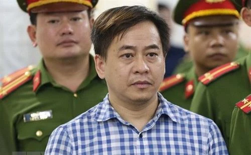 潘文英武故意泄露国家机密一案 从有期徒刑9年减刑为8年