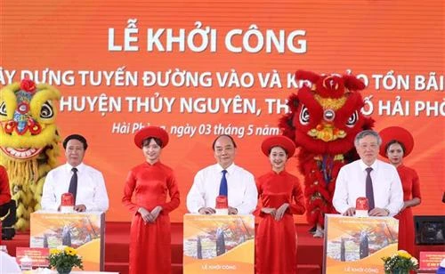 越南政府总理阮春福出席海防市高跪木桩基地保护区项目动工仪式