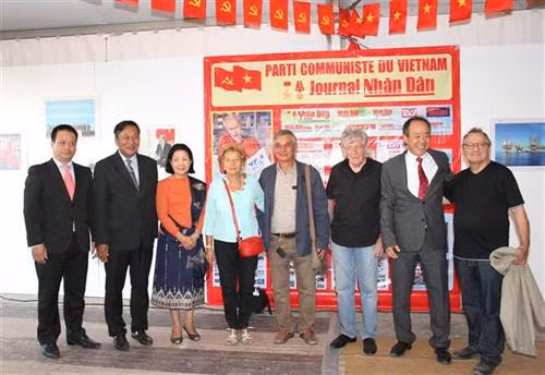 越南《人民报》参加2019年法国《人道报》节