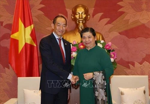 国会常务副主席丛氏放会见世界卫生组织西太平洋区域主任葛西健