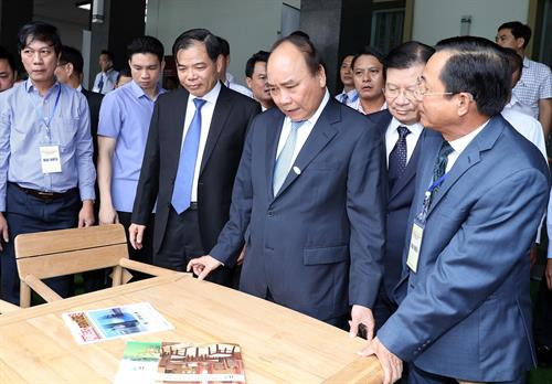 阮春福：力争将木材和林产品发展成为出口拳头产品