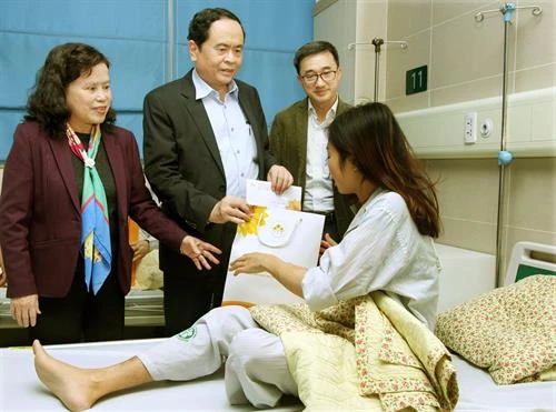 把关怀和温暖送给贫困癌症患者