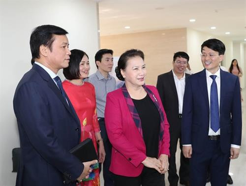 越南国会主席阮氏金银出席《人民代表报》更名升级10周年纪念活动