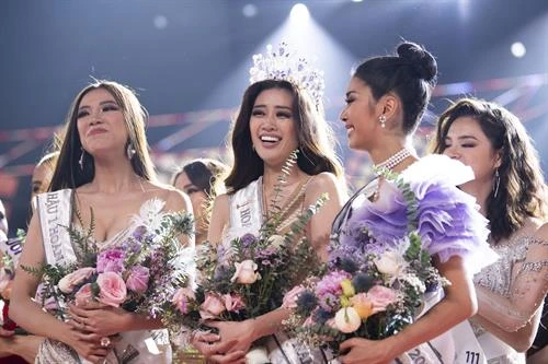 胡志明市佳丽阮陈庆芸摘下2019年环球小姐越南区大赛桂冠