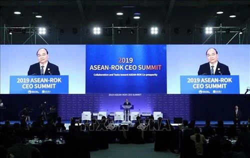 阮春福总理在东盟—韩国商界CEO峰会上发言