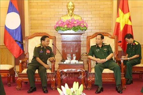 越老两国军队就维护政治安全领域开展经验交流与合作